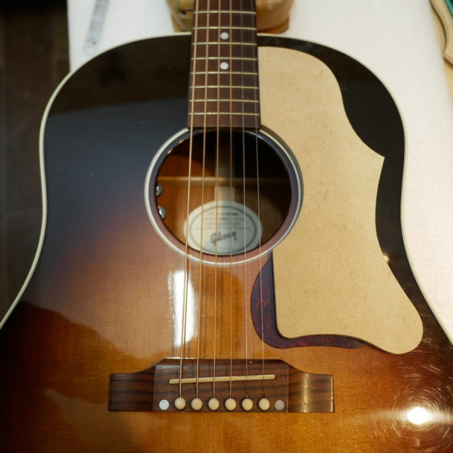 ピックガード製作 Gibson J-45 | Miura Guitar Repair Workshop