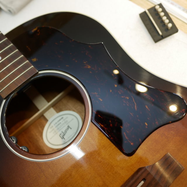 ピックガード製作 Gibson J-45 | Miura Guitar Works