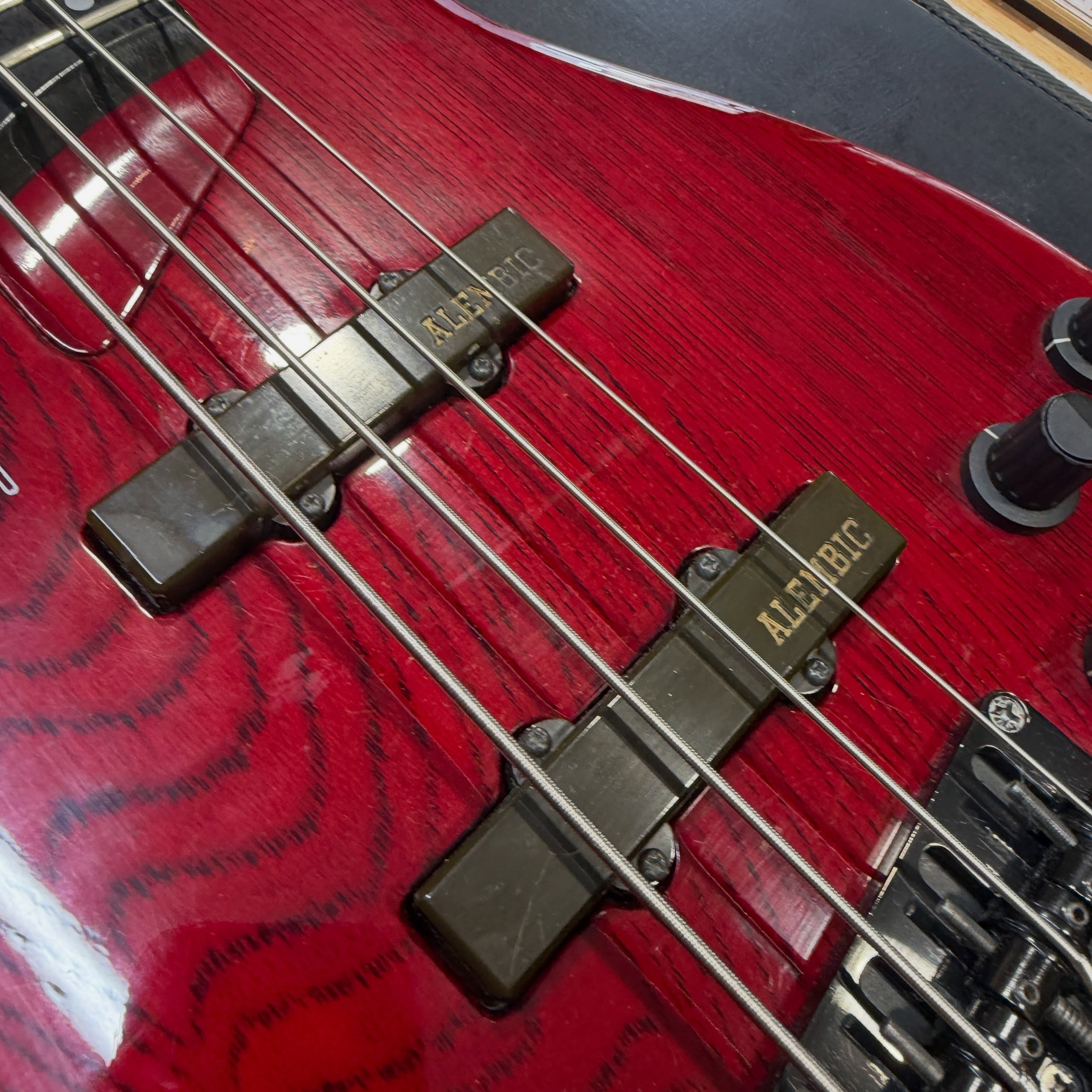 @miuraguitarworks on Instagram