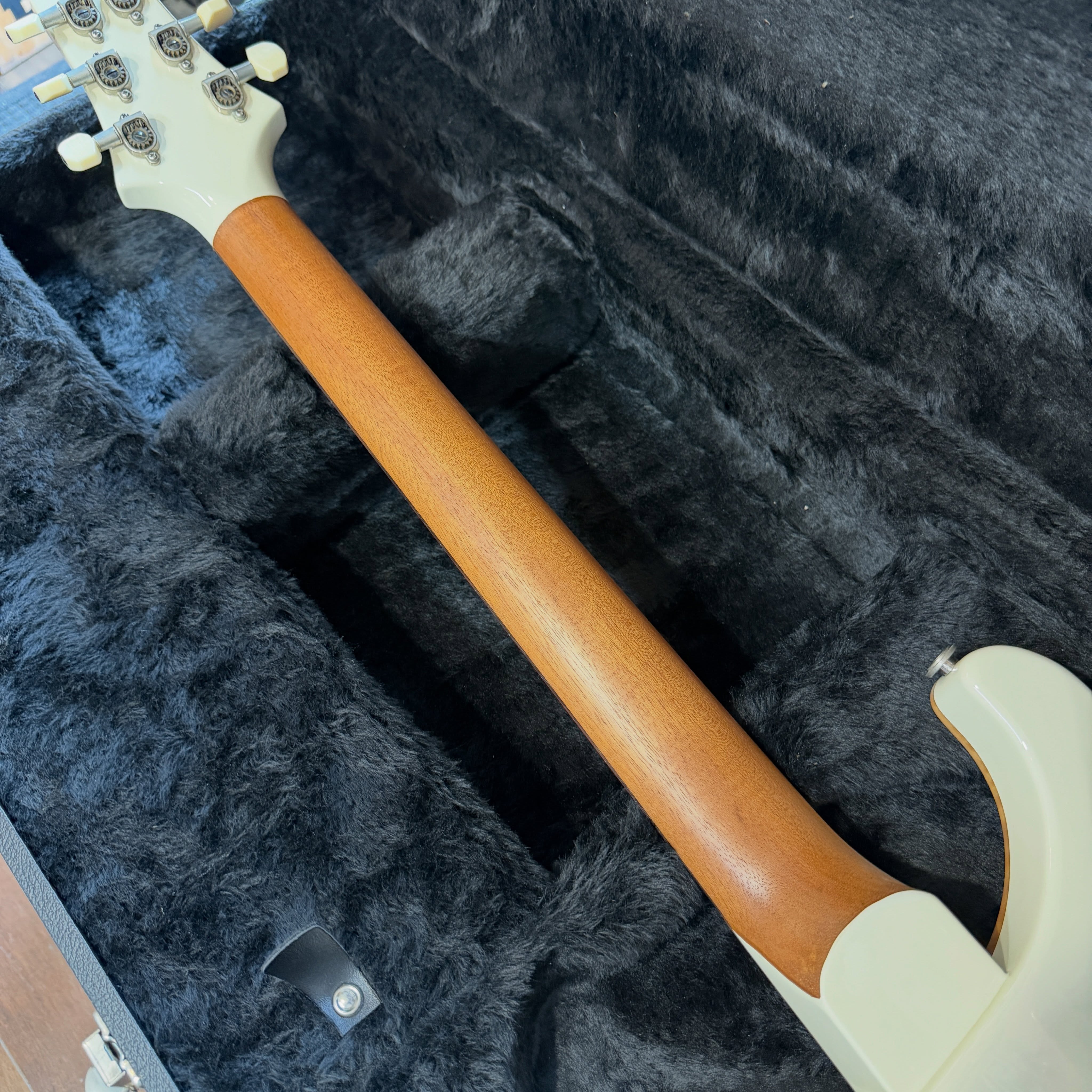 @miuraguitarworks on Instagram
