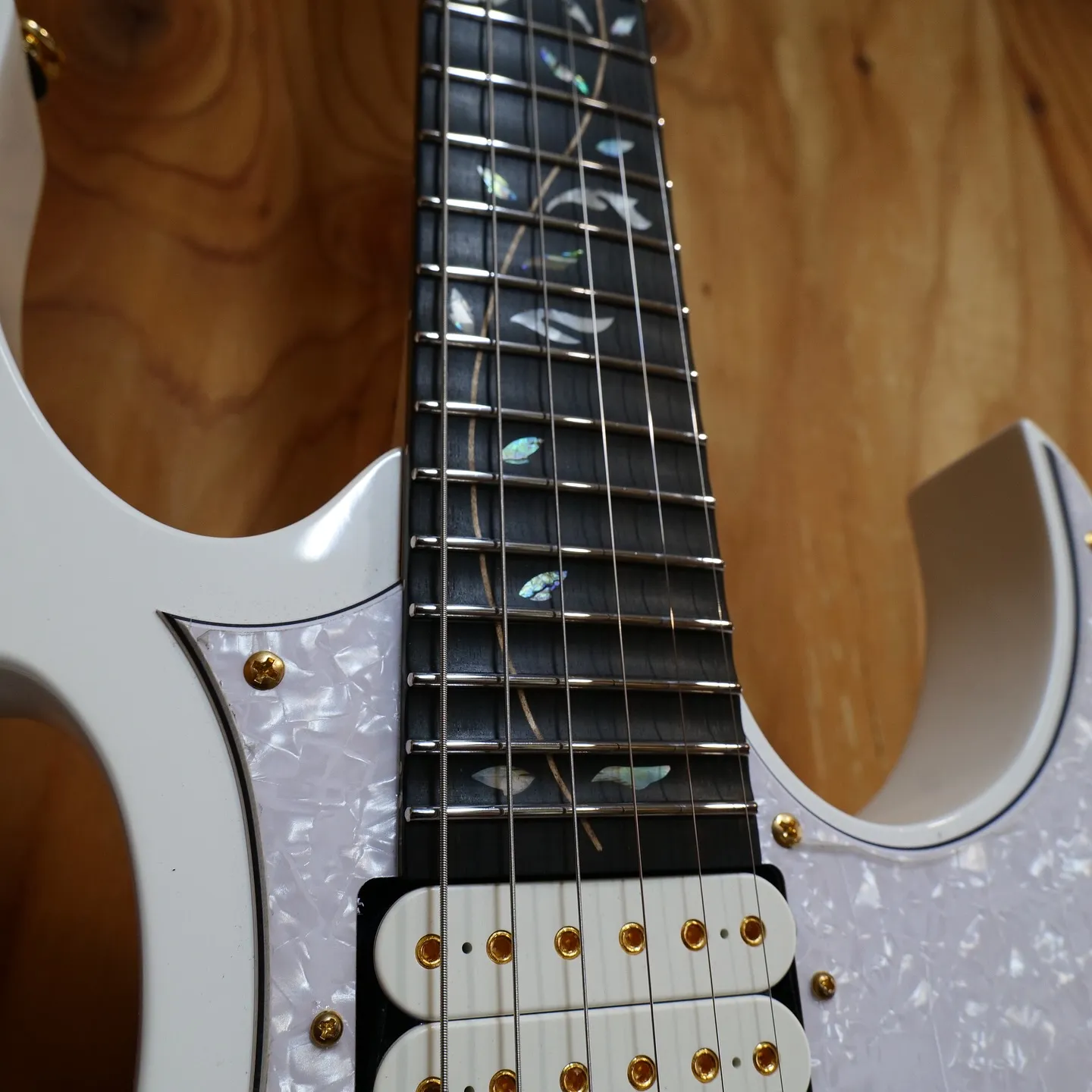 @miuraguitarworks on Instagram