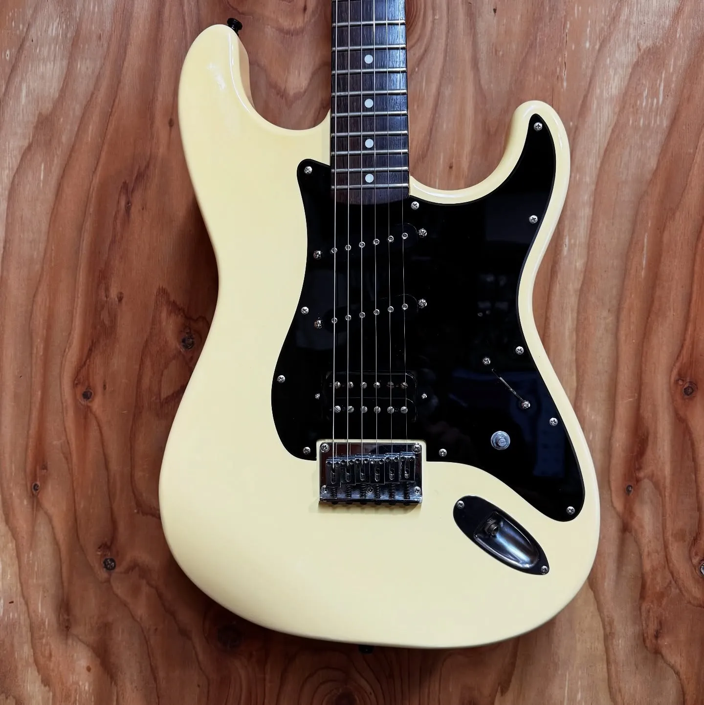 @miuraguitarworks on Instagram